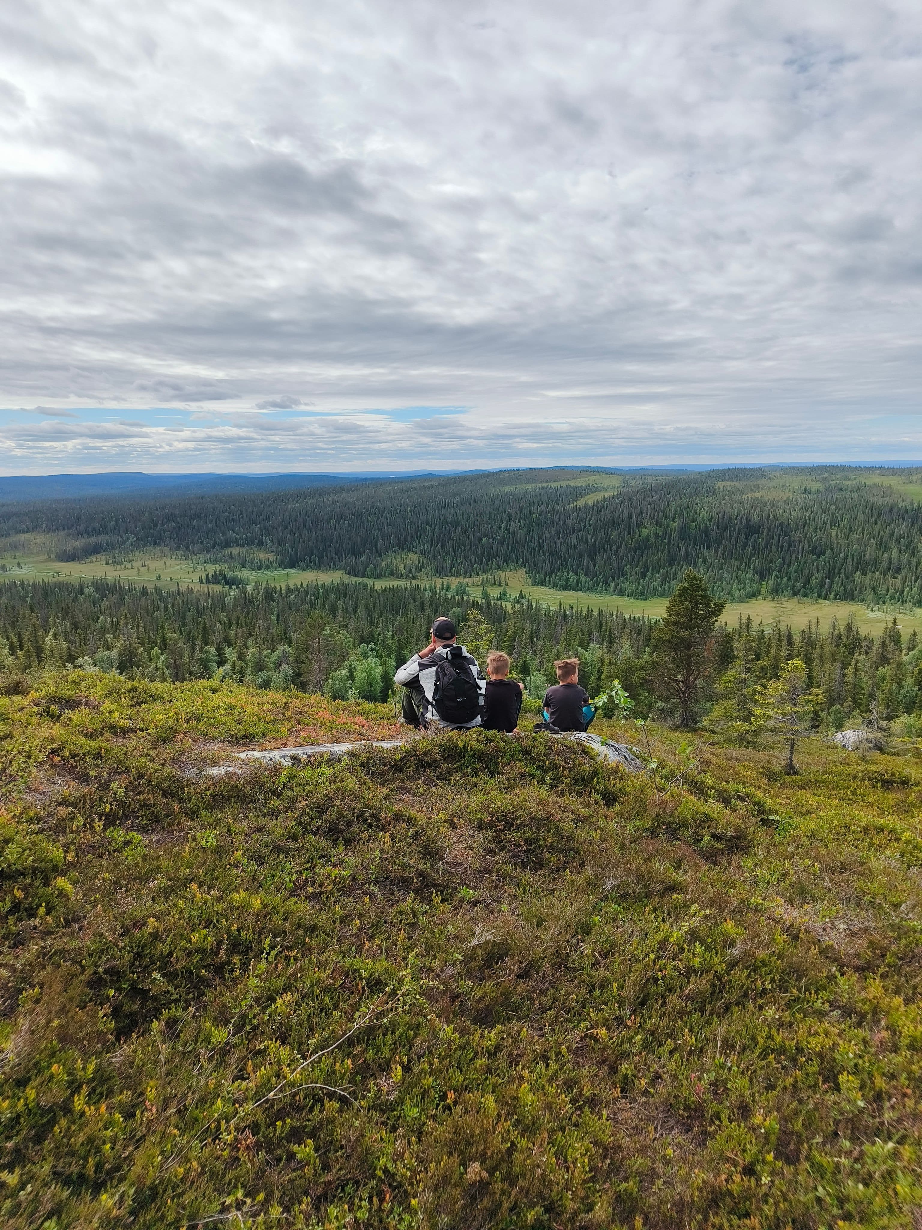Hiking in Riisitunturi National Park